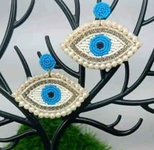 Nouvelle conception de boucles d'oreilles pendantes œil porte-bonheur brodées de perles, élégantes, pour fêtes, mariages, cadeaux et accessoires d'oreille - Product Image 1