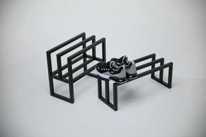 Zapatero Negro Moderno con Diseño de Triple Barra, Organizador Compacto que Ahorra Espacio, Estructura Resistente y Duradera, Solución Elegante para Almacenamiento en la Entrada - Product Image 3