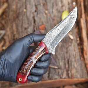 Couteau de chasse en acier Damas forgé à la main, manche en forme de cône de pin, lame fixe pleine longueur avec étui en cuir, personnalisable OEM - Product Image 2