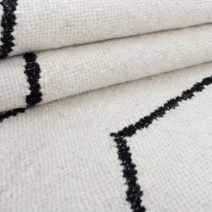 Tapis en laine tissé à la main en ivoire avec motif abstrait |   Tapis de sol moderne minimaliste artisanal antidérapant et écologique - Product Image 5