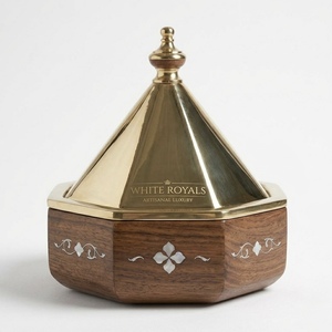 Cacerola Premium con Base de Madera de Nogal, Incrustaciones de Madreperla y Tapa de Acero Inoxidable Pulido, Juego de Buffet para Majlis - Product Image 1