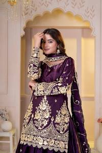 Lehenga Choli de Seda Brillante Reversible y Sin Arrugas para Fiestas, con Bordado y Cordón, Blusa y Dupatta Completamente Cosidos - Product Image 5
