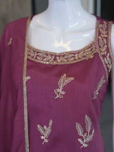 Robes de mariée et ensembles de salwar kameez pour femmes, dernières créations, pour les occasions spéciales, disponibles à prix abordable en provenance d'Inde. - Product Image 6