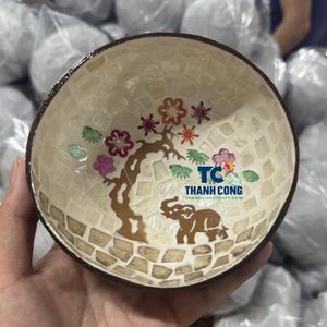 Tazón de Coco con Incrustaciones, Artesanal, Vietnamita, de Primera Calidad, Venta al Por Mayor - Product Image 1