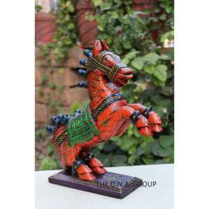 Décoration et accessoires uniques de table d'art de cheval sculpté en bois peint à la main - Product Image 5