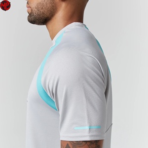 Conjunto Deportivo de Camiseta y Pantalones Cortos de Secado Rápido con Estampado Tejido para Hombre, Diseño de Bloques de Color en Contraste, Ropa Deportiva para Entrenamiento de Verano - Product Image 4