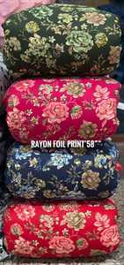 Tela de rayón con estampado metalizado para toda la temporada festiva, ideal para vestidos, tops, trajes, saris. Tela ligera, suave, fluida y con caída elegante. - Product Image 2