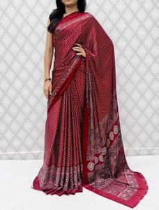 Sari en soie moderne de qualité supérieure, doux et élégant, avec un design de bordure traditionnel, et un chemisier non cousu assorti pour les fêtes - Product Image 4