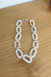 สร้อยคออะคริลิคเรซิ่นแบบหนา ดีไซน์หรูหรา สำหรับผู้รักแฟชั่น - Product Image 6