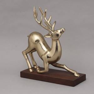 Escultura Moderna de Ciervo Dorado, Figura Decorativa de Animal con Base de Madera para Decoración de Mesa en Sala de Estar, Oficina u Hogar, Artículo de Regalo - Product Image 1