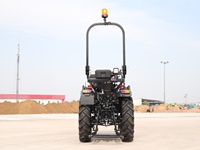 Tracteur à roues 4x4 VHM 26HP avec moteur Mitsubishi certifié COC & WVTA, transmission à engrenages haute performance Euro 5