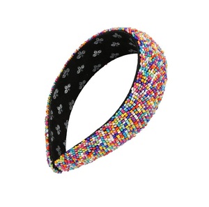 Diadema Elegante con Cuentas y Bordado Artístico, Diadema Decorativa con Cuentas y Diseño Moderno - Product Image 4