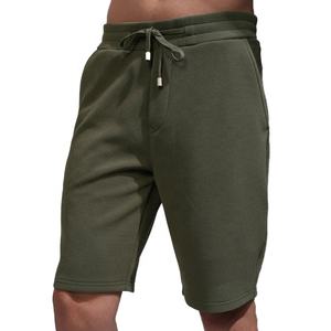 Pantalones cortos de gimnasio informales con logotipo personalizable para hombre, pantalones de chándal de malla de entrenamiento físico de poliéster 100% transpirables e impermeables de secado rápido - Product Image 5