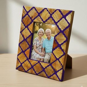 Cadre photo au design moderne avec incrustation en résine et finition brillante en MDF, à très bon prix. - Product Image 1
