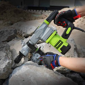 Solución protectora para las manos para tareas diarias de trabajo y manipulación de equipos, diseñada para un mejor agarre con guantes TPR Impact. - Product Image 3
