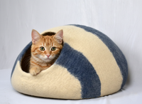 Lit pour chat en feutre de laine blanc bleu uni moderne - Maison pour animaux de compagnie fermée écologique pour l'intérieur |   Emballage en carton confortable