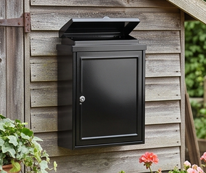 Boîte aux lettres murale en acier noir de qualité supérieure avec serrure à clé, finition thermolaquée étanche, accès frontal pour un rangement sécurisé des courriers - Product Image 6