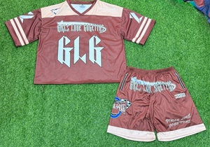 Camiseta y pantalones cortos de manga larga con cuello en V de malla de poliéster deportivo informal de moda de verano para hombre con chándales transpirables con logotipo personalizado para hombre - Product Image 5