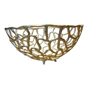 Moderno y Lujoso Centro de Mesa Decorativo Inspirado en Coral Dorado, Escultura Metálica Abstracta con Diseño de Ramas Doradas Caladas, Ecológico - Product Image 1