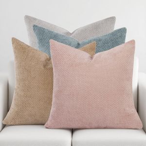 Set di 4 Fodere per Cuscini Decorativi 18x18 in Ciniglia Morbida, Verde Chiaro/Rosa, Stile Boho, Tinta Unita Testurizzata - Product Image 1