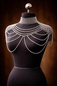 Cadena de metal premium para juegos de rol históricos que ofrece resistencia, vestido estilo chica - Product Image 2