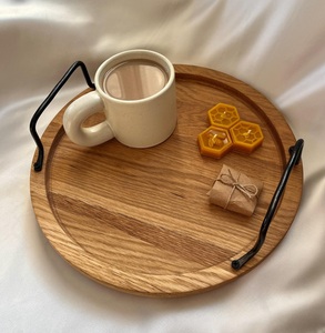Plateau de service rond en bois de chêne avec poignées métalliques, plateau de petit-déjeuner, plateau pour café au lit, cadeau en bois fait main pour lui ou pour elle, petit-déjeuner au lit - Product Image 6