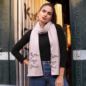 Collection en gros de foulards de luxe personnalisés, imprimés effet soie, hijabs tendance, écharpes carrées et châles de cou - Product Image 4