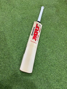 MRF CHASE MASTER, Bate de Críquet de Madera de Sauce Inglés con Mango Corto - Product Image 2