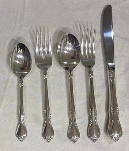Ensemble de couverts en acier inoxydable rose gold avec fourchette, cuillère et couteau pour mariage, restaurant, hôtel et décoration intérieure - Product Image 6