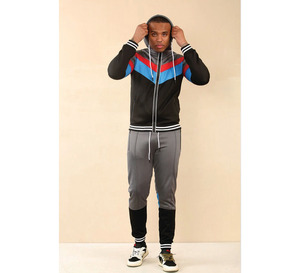 Ensemble de survêtement sportif en polyester 2 pièces à capuche pour équipes scolaires, clubs d'e-sport et fabrication de vêtements de sport – Vente en gros - Product Image 1