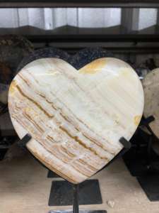 Agate Crazy Lace Naturelle Premium, Pierre Précieuse Sculptée en Forme de Grand Cœur, Cristal Poli avec Support en Fer, Taille 12 cm - Product Image 5