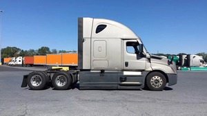 Camión Tractor Diésel 6x4 para Todo Clima, Cabeza Tractora de Servicio Pesado, Vehículo Comercial para Logística de Carga Confiable - Product Image 5