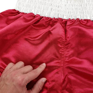 Shorts de boxe Pro-Series Red Sartin : Short d'entraînement professionnel pour hommes avec bande latérale blanche contrastante - Service OEM personnalisé pour équipes - Product Image 5