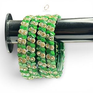 Lot de Bracelets Ovale en Verre Cachemire Vert Tendance Unisexe de Qualité Supérieure pour Mariage Indien par Viral Jelly - Product Image 4