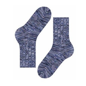Chaussettes athlétiques tendance pour femmes, 100 % coton respirant, couleurs personnalisées et logo sur le dessous, faible MOQ 20 paires - Product Image 3