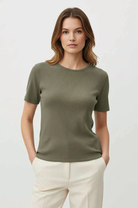 Camiseta de Manga Corta con Cuello Redondo Acanalado para Mujer, de Alta Calidad, Ajustada, de Algodón y Poliéster - Product Image 4