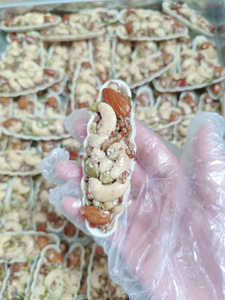 BEST SELLING Baked Dried Boat Mixed Nuts Slices Crisp Tart Crunchy Cereal Snack Bakery Vietnam Cup Packaging 1 Year Shelf Life - Product Image 2