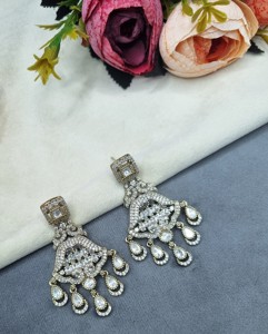 Pendientes colgantes Kundan con incrustaciones de piedras cuadradas de diseño, pendientes Kundan chapados en oro antiguo para mujer, fabricante de pendientes de boda. - Product Image 6