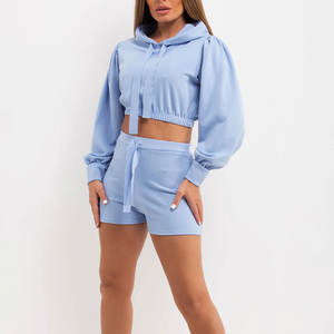 Ensemble sweat à capuche et short décontracté pour femme – Tenue décontractée avec sweat à capuche et short assorti - Product Image 2