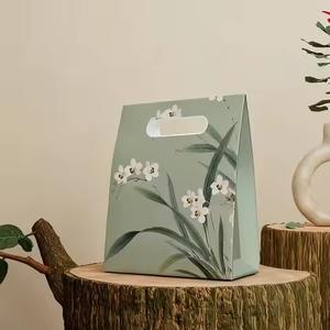 Bolsa de Papel Personalizada, Resistente, de Alta Calidad, con Película Brillante Engrosada, Impermeable y Reciclable para Tiendas de Ropa, Bolsas de Regalo con Asa y Logotipo - Product Image 3