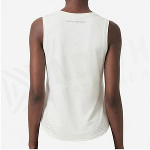 Camiseta sin mangas North Approach blanca, cuello redondo, transpirable, para yoga, ropa deportiva para mujer - Product Image 2