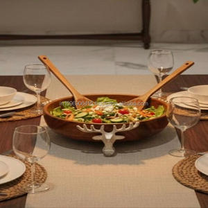 Plateau à apéritifs élégant fait à la main avec des cuillères de service en bois pour les occasions festives, plateau à aura de collation, plateau à l'éclat gourmet - Product Image 1