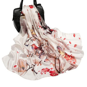 Pañuelo de Seda Estampado de Alta Calidad con Diseño de Logotipo Personalizado, Accesorio Ligero y Cómodo para Mujer - Product Image 2