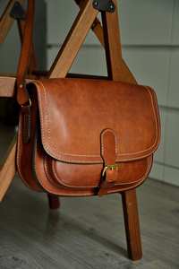 Bolso bandolera de cuero de lujo atemporal Caldoré - Product Image 2