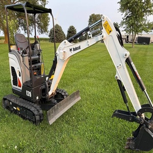 Mini-excavatrice Bobcat E20 avancée offrant des commandes fluides, une puissance hydraulique élevée et une mobilité compacte - Product Image 6
