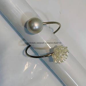 Anneaux de serviette en métal Noorims Akbar Handicrafts, design floral, perles décoratives, finitions multiples, forme ronde, qualité supérieure pour l'organisation - Product Image 5