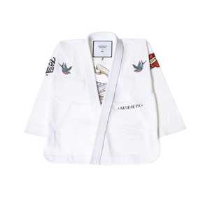 Kimono de Jiu Jitsu BJJ 2026 con Diseño Personalizado, 450GSM, para Entrenamiento y Competencia, con Parches de Diseño Personalizado - Product Image 1