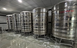 Sistema de Tratamiento de Agua por Desalinización de Acero Inoxidable 304 Personalizado, Tanque de Almacenamiento Vertical, Unidad de Filtración RO 3000L/Hora, UV/Ozono 1 - Product Image 3