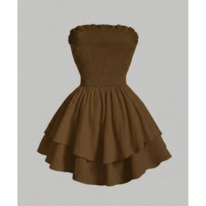 El vestido mini sin tirantes con lazo presenta un escote bandeau sin tirantes y una falda texturizada con volantes. - Product Image 2