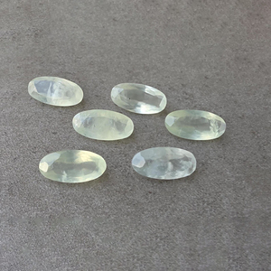 พลอยเพรนไนต์ธรรมชาติทรงรีขนาดใหญ่เจียระไนแล้ว พลอยหลวมสำหรับทำเครื่องประดับ มีทุกขนาด - Product Image 3